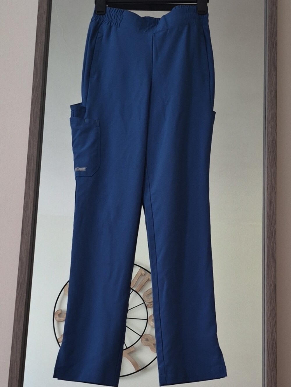 Grey's Anatomy Evolve-stretchWomen's Cargo Scrub Pants in Royal Blue Xs